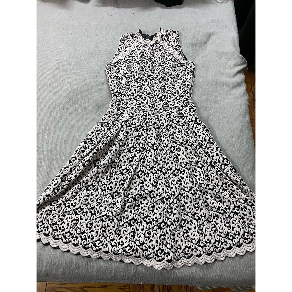 Sleeveless black and white dress